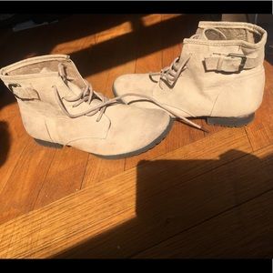 Rocketdog Tan Suede Booties